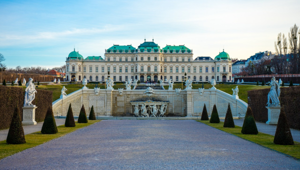 Barocke Gartenkomposition im Schloss Belvedere  Bild von Leonhard Niederwimmer auf Pixabay